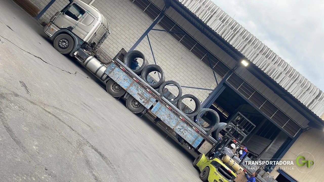 Transporte de bobinas de aço